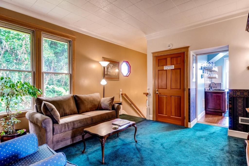 Astoria Painted Lady Historic Apt With River View! Extérieur photo