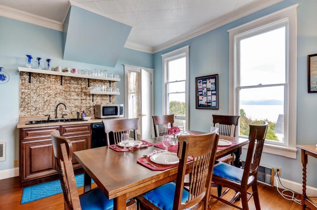 Astoria Painted Lady Historic Apt With River View! Extérieur photo