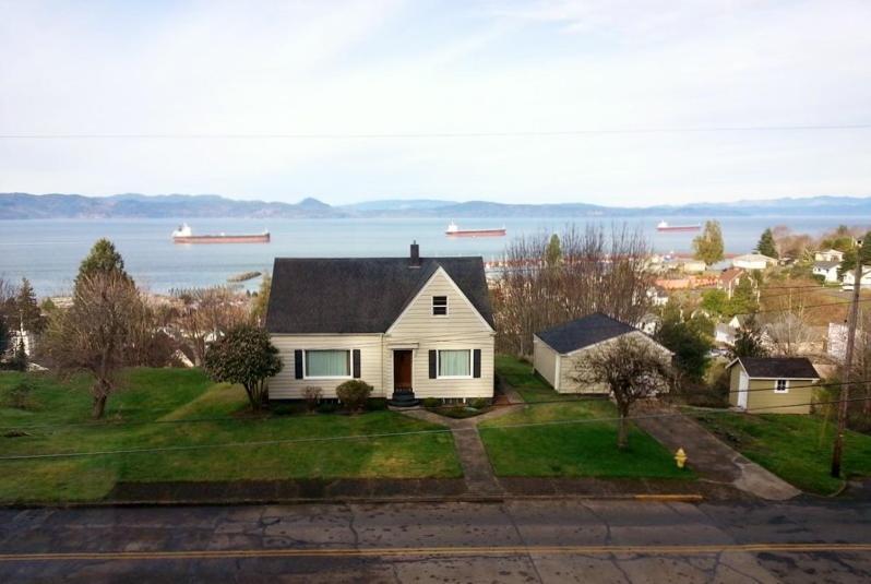 Astoria Painted Lady Historic Apt With River View! Extérieur photo