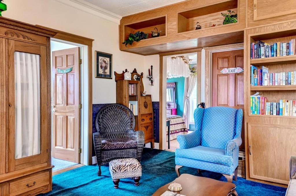 Astoria Painted Lady Historic Apt With River View! Extérieur photo