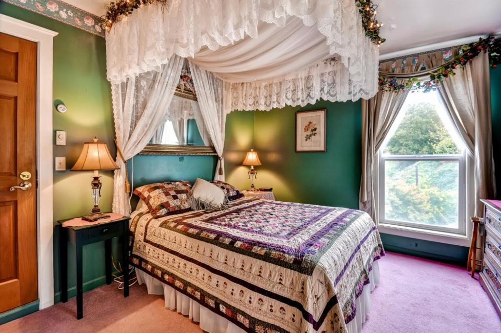 Astoria Painted Lady Historic Apt With River View! Extérieur photo