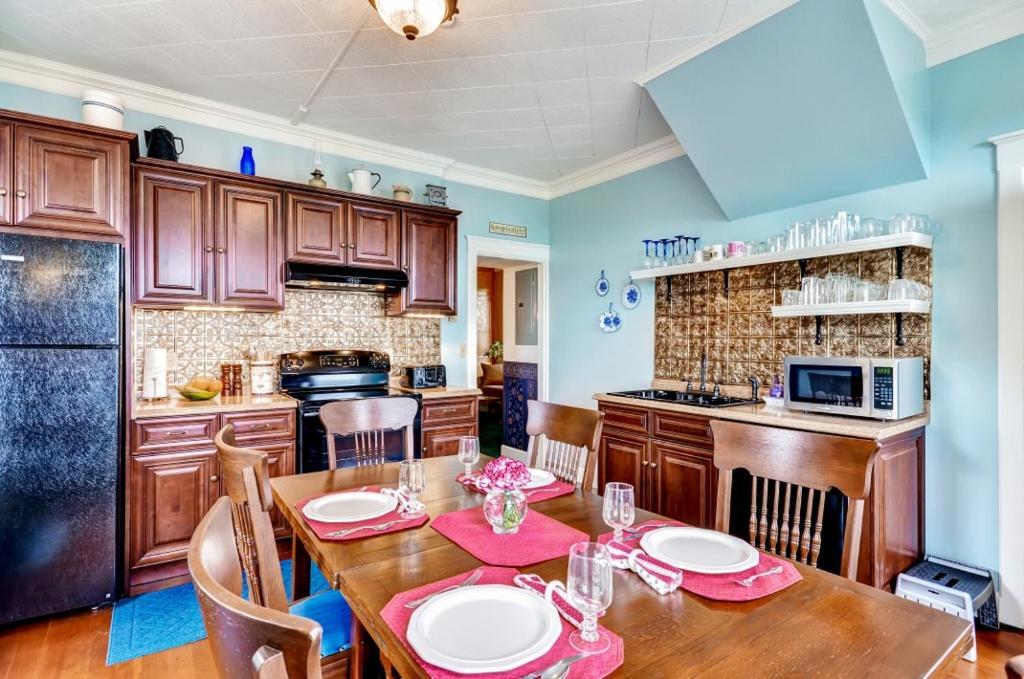Astoria Painted Lady Historic Apt With River View! Extérieur photo