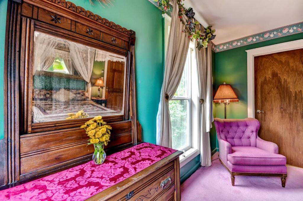 Astoria Painted Lady Historic Apt With River View! Extérieur photo